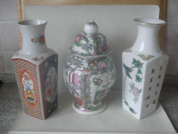 3 verschillende Chinese vaasjes beschikbaar voor biedingen