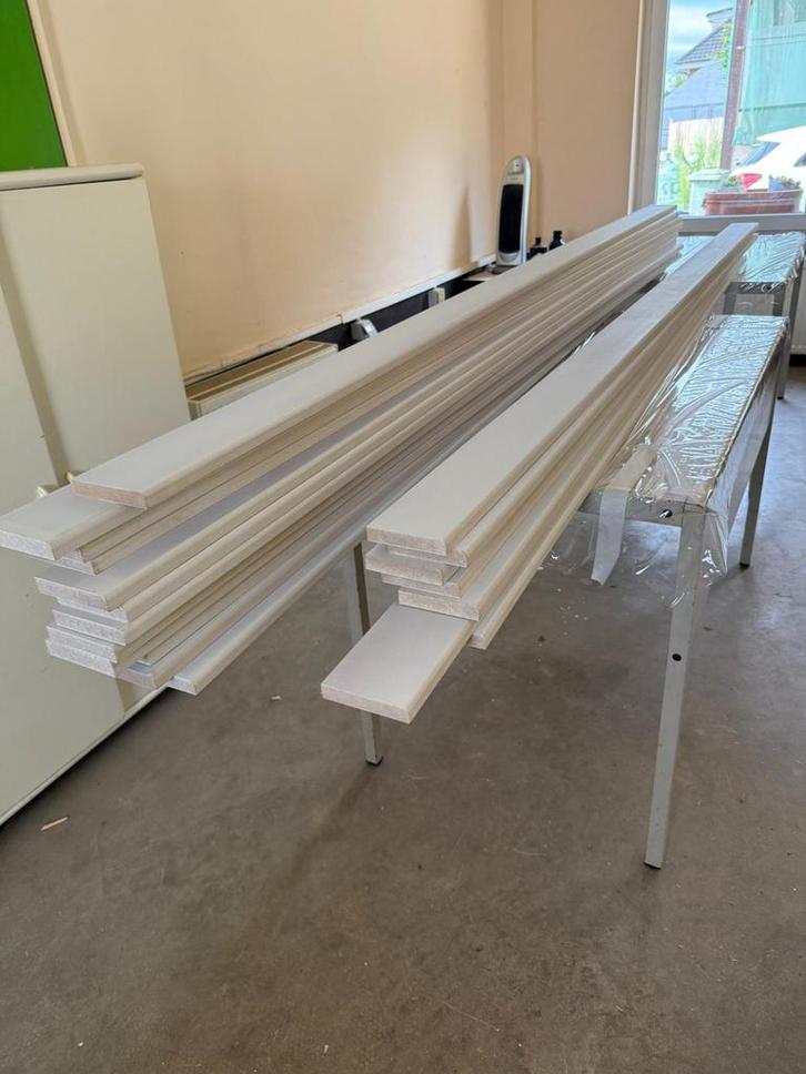 55 meter MDF plint 18mm dik, zware persing MDF, 10cm hoog., Doe-het-zelf en Bouw, Plinten en Afwerking, Zo goed als nieuw, MDF