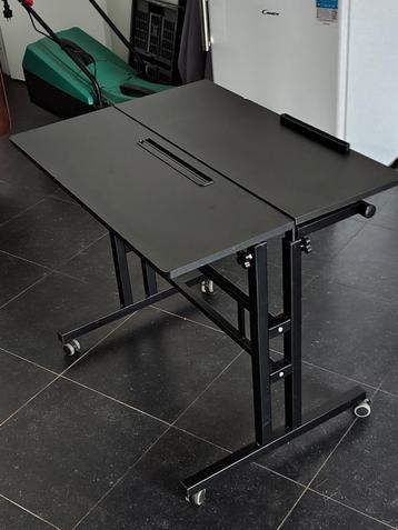 errijdbare laptoptafel / bijzettafel – zwart, in goede staat beschikbaar voor biedingen