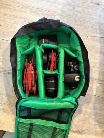 Canon eos 1000d + toebehoren beschikbaar voor biedingen