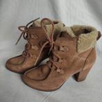 UGG enkellaarsjes maat 37., Kleding | Dames, Schoenen, Ophalen, Bruin, Lage of Enkellaarzen, Zo goed als nieuw
