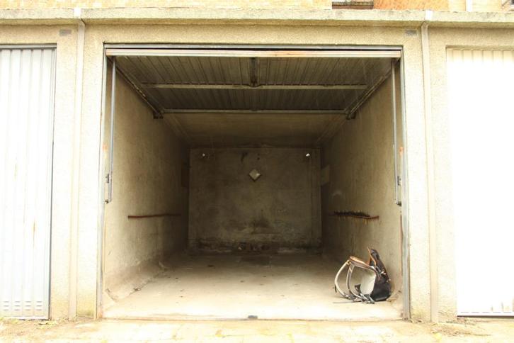 Garage te huur Gent, vlak buiten centrum (9040). 90€/maand., Immo, Garages en Parkeerplaatsen, Gent
