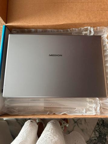 Laptop Medion, Informatique & Logiciels, 8 GB, 16 pouces, Comme neuf, Enlèvement