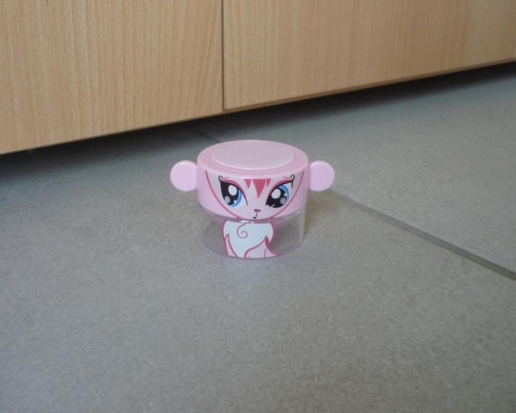 Roze pillenvergruizer tabletvergruizer crusher kat, Handtassen en Accessoires, Uiterlijk | Lichaamsverzorging, Ophalen of Verzenden