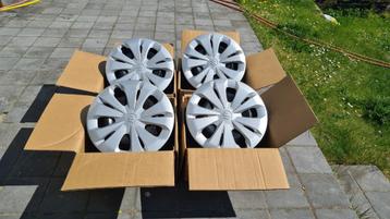 4 nieuwe velgen met deksels (Suzuki) beschikbaar voor biedingen