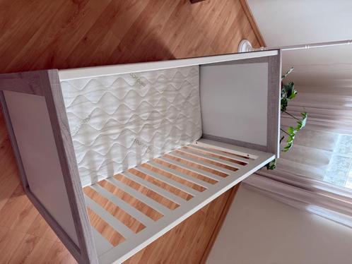 babybedje, Kinderen en Baby's, Kinderkamer | Bedden, Gebruikt, Minder dan 140 cm, Minder dan 70 cm, Matras, Ophalen