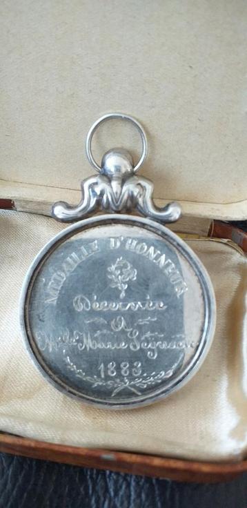 Zilver/Eremenmedaille Uit 1883. beschikbaar voor biedingen
