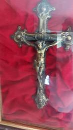 Kruisbeeld ingekaderd., Antiek en Kunst, Antiek | Religieuze voorwerpen, Ophalen