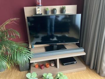 tv kast met licht en verrijdbaar