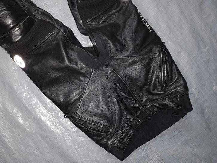 Richa leren motorbroek voor dames, Motoren, Kleding | Motorkleding, Broek | leer, Dames, Tweedehands, Ophalen of Verzenden