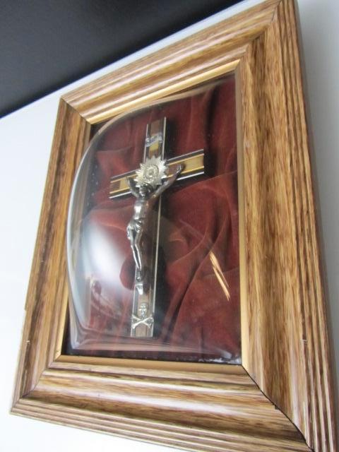 Kruisbeeld achter handgemaakt bol dekglas, Collections, Religion, Utilisé, Christianisme | Catholique, Bijoux, Enlèvement ou Envoi