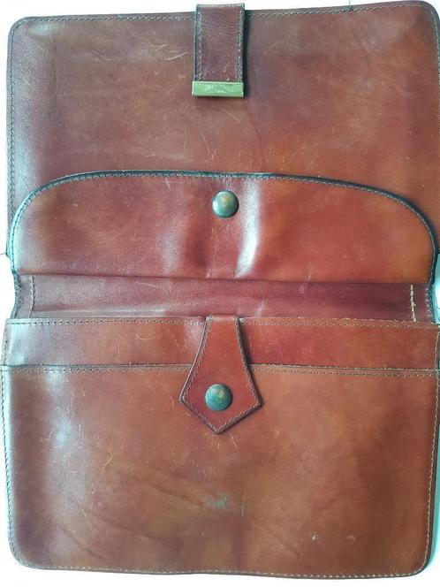 Sacoche en cuir vintage avec fermeture sans clé 27 x 18 cm, Handtassen en Accessoires, Portemonnees, Gebruikt, Bruin, Leder, Ophalen of Verzenden