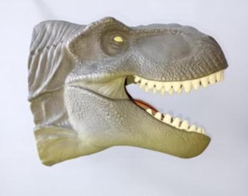 Dino's: 1 pvc kop, 2 handpoppen jurassic world , mok/tas beschikbaar voor biedingen