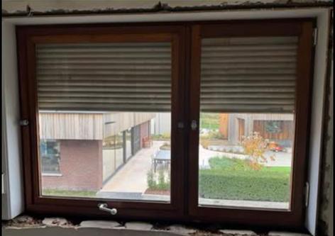 Houten raam, Doe-het-zelf en Bouw, Raamkozijnen en Schuifdeuren, Gebruikt, Raamkozijn, Hout, 75 tot 150 cm, 150 tot 225 cm, Inclusief glas