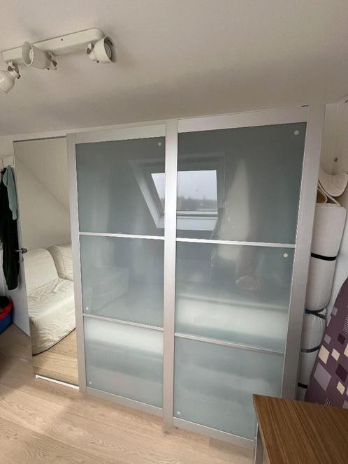 IKEA PAX schuifdeurkast 2 m breed met spiegel en inrichting, Huis en Inrichting, Kasten | Kleerkasten, Gebruikt, 150 tot 200 cm