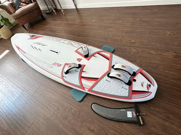 125 liter Herbeginner Freeride board (nieuwstaat), Watersport en Boten, Windsurfen, Ophalen, Met draagtas, Minder dan 250 cm, Zo goed als nieuw