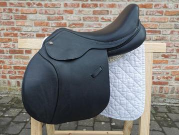 Springzadel Century Jump Emmers 17 inch wijde boom beschikbaar voor biedingen