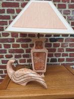 Grote roze marmeren tafellamp met beeld, Ophalen, Gebruikt, 50 tot 75 cm, Vintage
