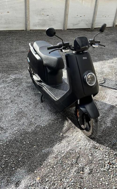 Niu NQI sport , black edition 1600km’s !! Matt black, led, Fietsen en Brommers, Brommeronderdelen | Scooters, Zo goed als nieuw