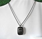 AVON : mignon petit pendentif sur chaîne, Bijoux, Sacs & Beauté, Colliers, Enlèvement ou Envoi, Neuf, Noir