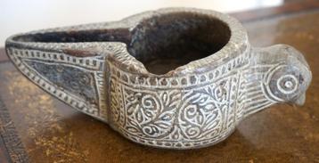 Oude Colombiaanse stenen sculptuur beschikbaar voor biedingen