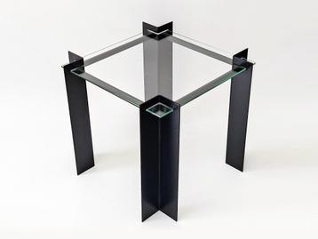 bijzettafel post modern beschikbaar voor biedingen