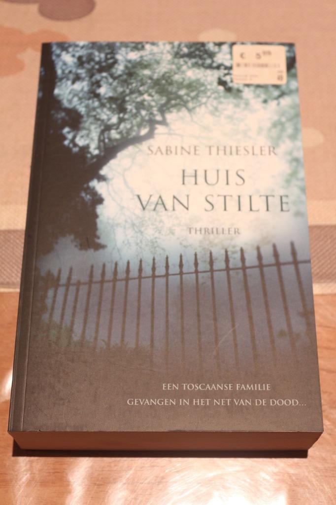 *huis van stilte - Sabine Thiesler, Boeken, Thrillers, Zo goed als nieuw, Europa overig, Ophalen of Verzenden