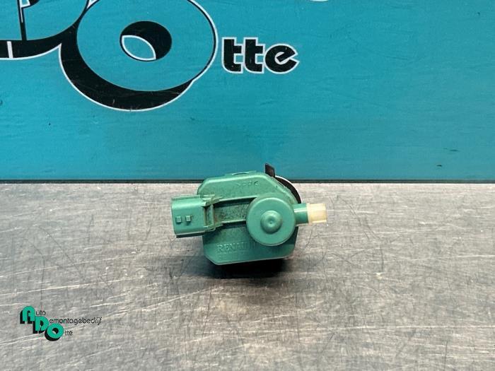 Moteur phare d'un Renault Twingo (Twingo 07-), Autos : Pièces & Accessoires, Éclairage, Renault, Utilisé, 3 mois de garantie, Enlèvement ou Envoi