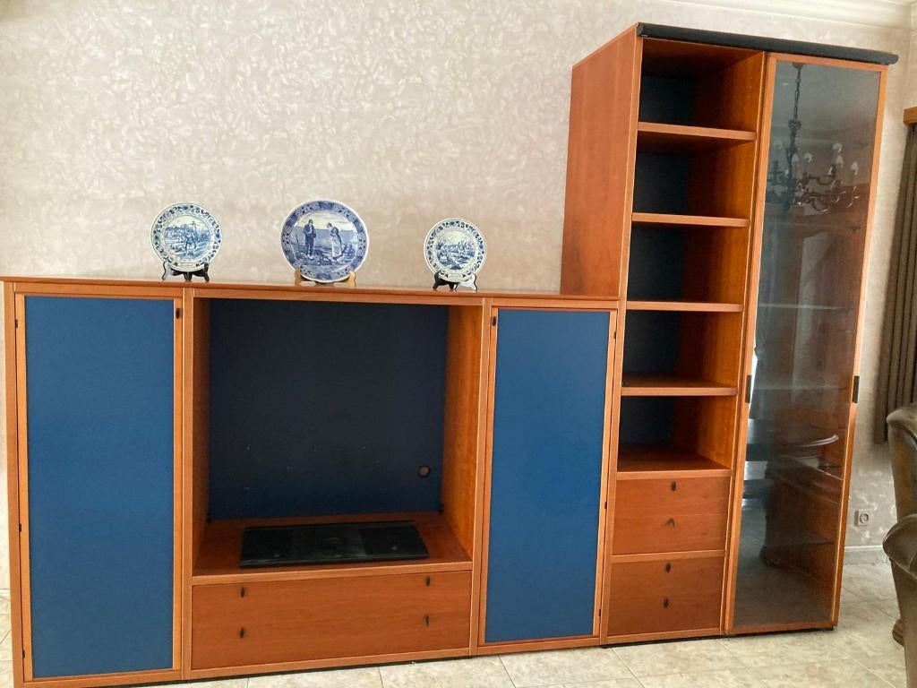 GRATIS - Polyform tv kast - goede kwaliteit!, Ophalen