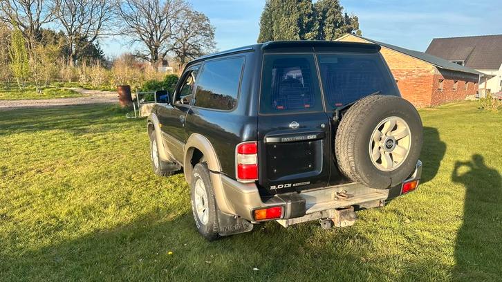 Nissan patrol y61, Auto's, Nissan, Particulier, Patrol, Diesel, SUV of Terreinwagen, 2 deurs, Handgeschakeld, Blauw, Grijs, Ophalen