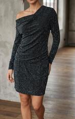 leuke stijlvolle glitterjurk, Taille 38/40 (M), Comme neuf, Longueur genou, Noir