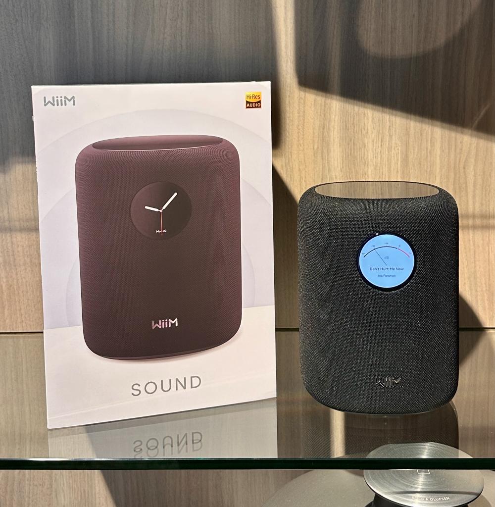 WiiM sound smart spaeker met display en voice remote, Neuf, Enlèvement ou Envoi, 3012 Scott Blvd Santa Clara, CA 95054 United States