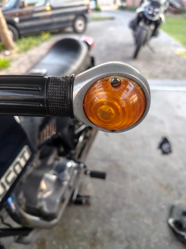 Richtingaanwijzers einde stuur BSA,Norton,Triumph,..., Motoren, Ophalen