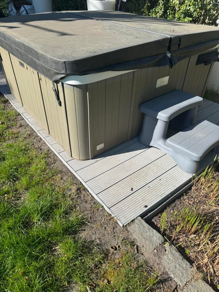 PureSpas jacuzzi - 4/6 personen - incl. trapje, Tuin en Terras, Bubbelbaden en Hottubs, Zo goed als nieuw, Vast, Afdekzeil, Trap