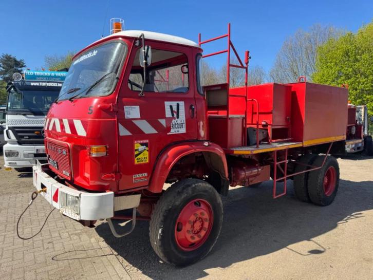 SAVIEM SM8 *4x4-WATERTANK + PUMPS* (bj 1981), Auto's, Vrachtwagens, Bedrijf, Te koop, 4x4, Overige merken, Diesel, Handgeschakeld