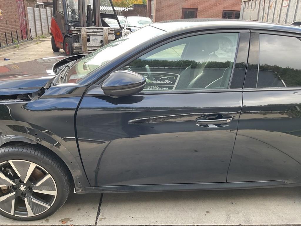 PORTIER LINKS VOOR Peugeot 208 II (UB / UH / UP) (01-2019/-), Gebruikt, Voor, Peugeot, Deur