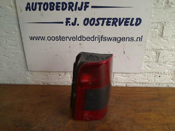 Feu arrière droit d'un Peugeot Partner, Autos : Pièces & Accessoires, Éclairage, -, 3 mois de garantie, Utilisé, -