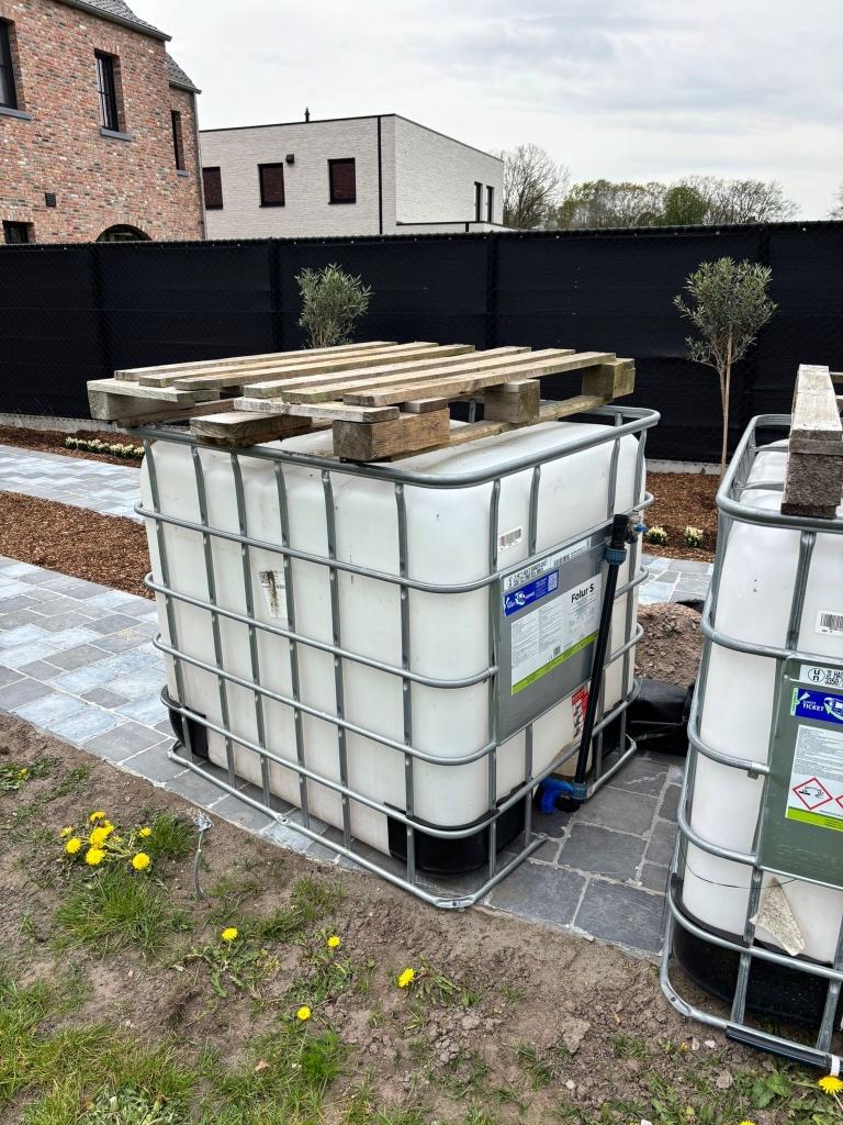 2 IBC Vaten, Ophalen, Zo goed als nieuw, Kunststof, Met kraantje