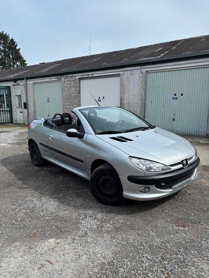 206 Cc 1.6 essence faible km!!, Autos, Peugeot, Particulier, ABS, Airbags, Ordinateur de bord, Verrouillage central, Rétroviseurs électriques