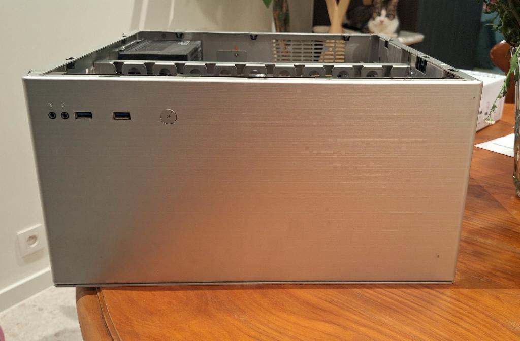 Lian Li PC-Q26A zilver, Computers en Software, Computerbehuizingen, Ophalen, Zo goed als nieuw