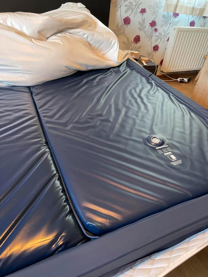 Nieuwstaat waterbed, Huis en Inrichting, Slaapkamer | Waterbedden, Zo goed als nieuw, Ophalen