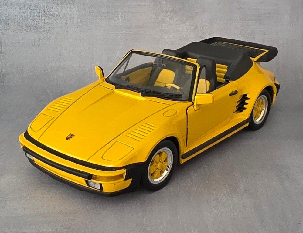 1/18 Revell - 1989 Porsche 911-930 Turbo Cabrio Slant Nose, Verzenden, Zo goed als nieuw, Auto, Revell