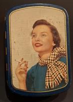 Boîte à tabac Rizla Lady avec cigarette, Enlèvement ou Envoi