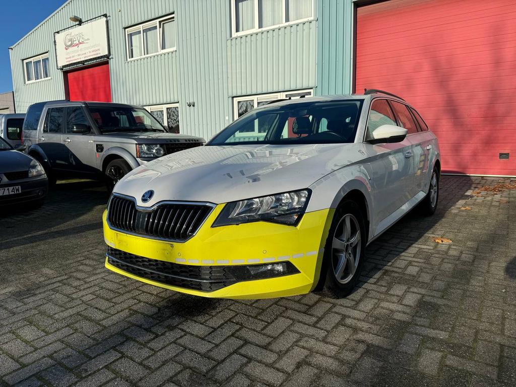 Skoda Super B 1.8 Benzine EXPORT/HANDELAAR, Auto's, Skoda, Automaat, Wit, Leder, Bedrijf