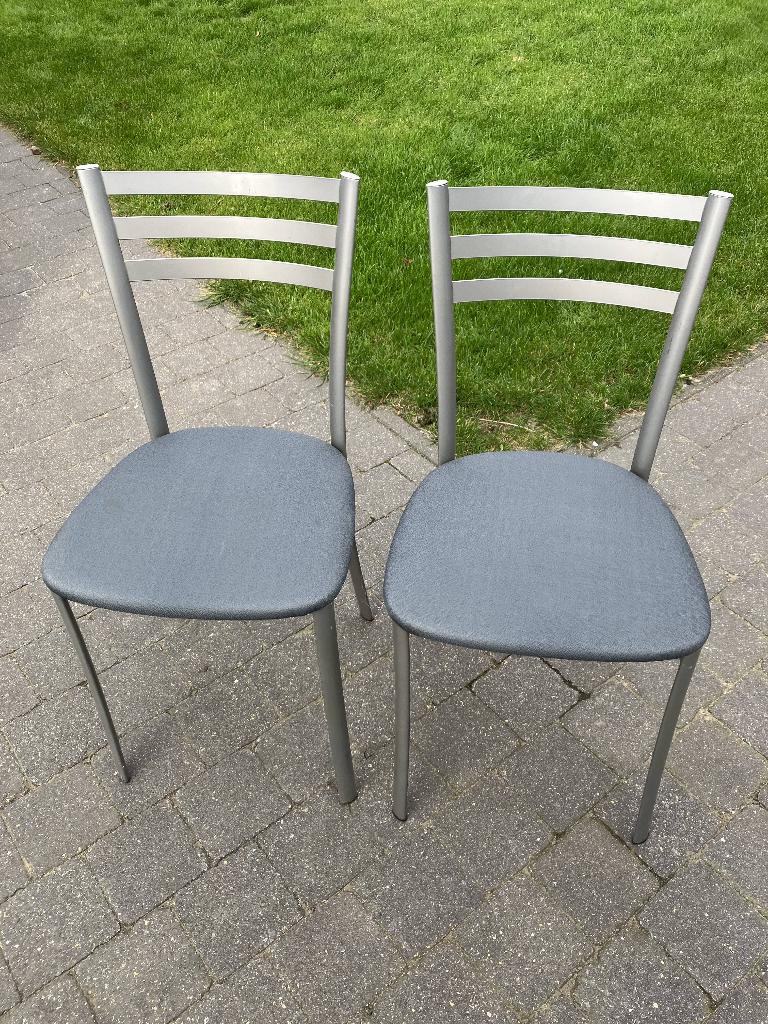 Gratis stoelen, Ophalen, Gebruikt, Twee