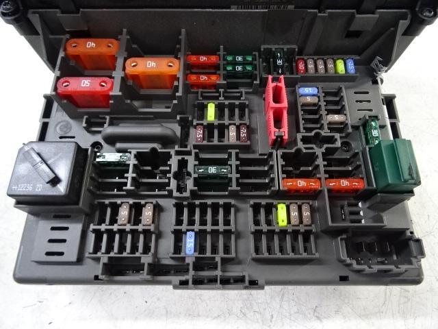 BOITIER FUSIBLES BMW 1 serie (E82) (9119446-05), Autos : Pièces & Accessoires, Électronique & Câbles, BMW, Utilisé