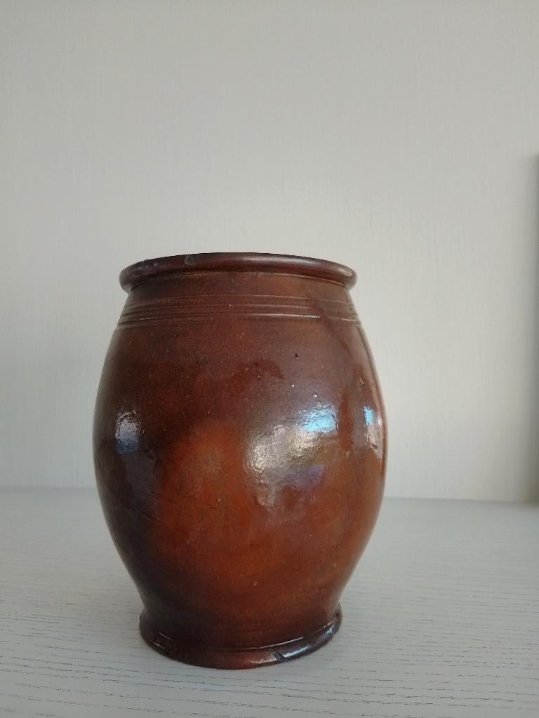 Antieke Torhoutse mosterdpotten, Ophalen