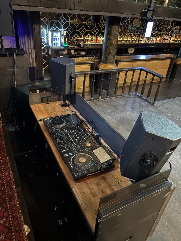 DJ booth (Desk DJ) (, Ophalen, Gebruikt, Dj-set