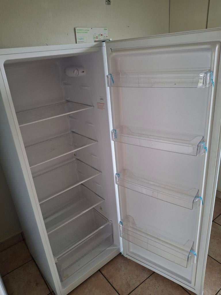 Frigo 6maanden oud,wit merk high one, Ophalen