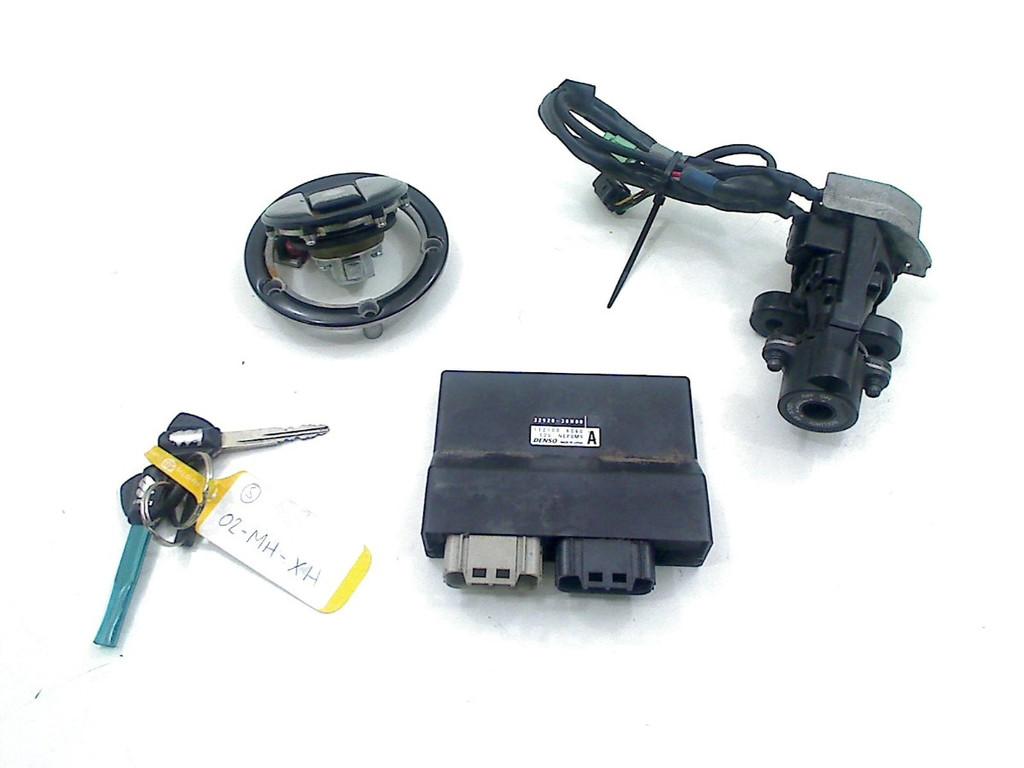 ENSEMBLE DE VERROU ET CYLINDRE DE PORTES (32920-38H00), Dhr. S. di Majo, Utilisé, Info@cama-motorparts.nl, P.J. Troelstraweg 8 8
3144 CX  MAASSLUIS, NL